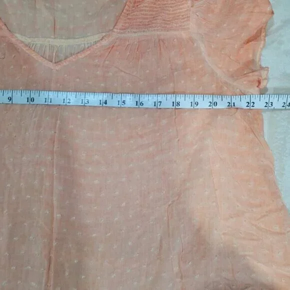 Torrid Peach Swiss Dot Smocked Top - Size Large - Picture 8 of 11